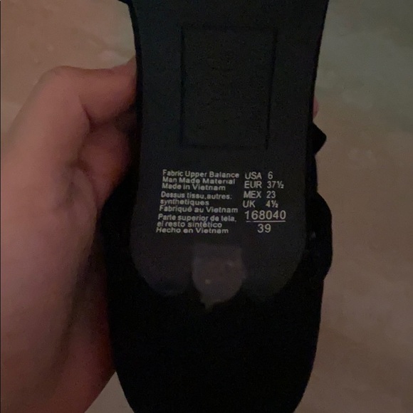 Heels - Picture 4 of 4